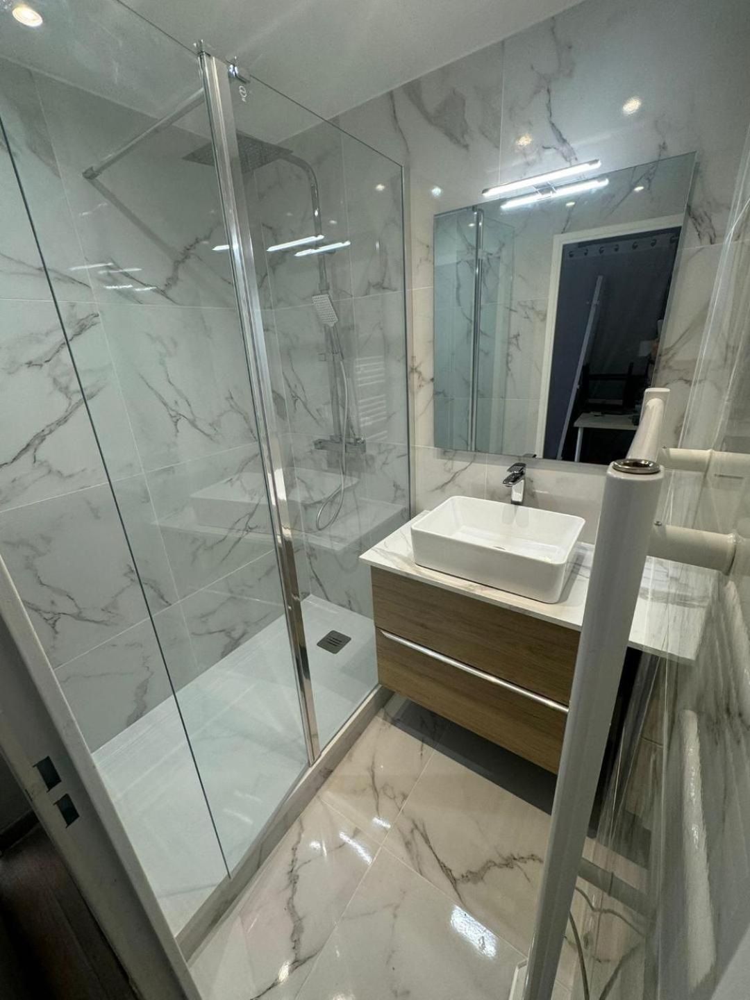 Appartement 2 Pieces En Etage Eleve, Centre-Ville Au Calme, Petite Vue Mer Nicea Zewnętrze zdjęcie